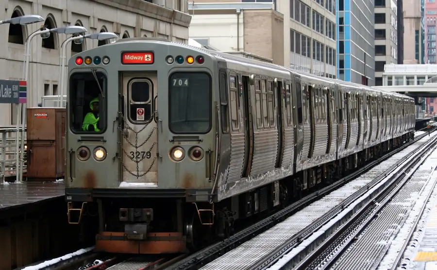 An Orange Line train on the elevated Loop tracks